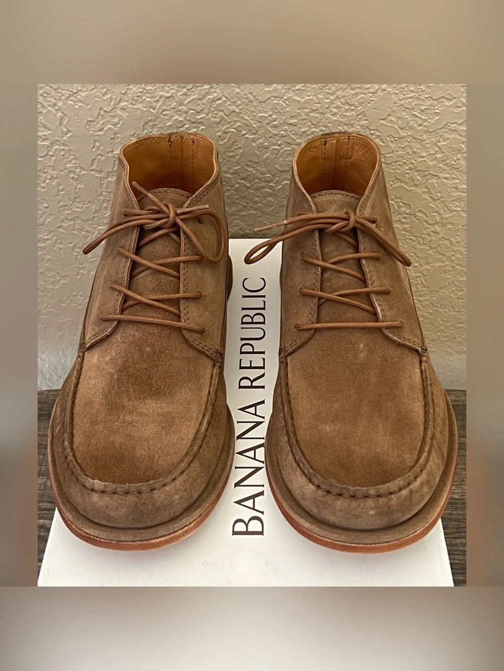 Banana Republic Italian Suede Chukka Boots Men’s Size-9
